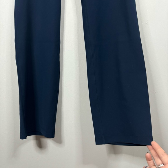 Lululemon On The Fly Pant Woven Tall 33" Inseam True Navy size 14 Tall - Picture 6 of 12